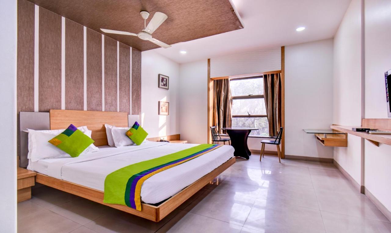 Treebo Admiral Suites New Usmanpura Aurangābād Esterno foto