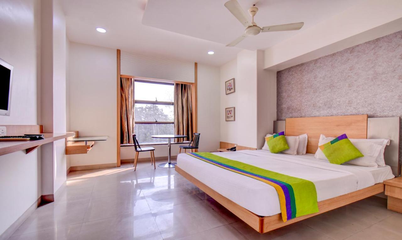 Treebo Admiral Suites New Usmanpura Aurangābād Esterno foto