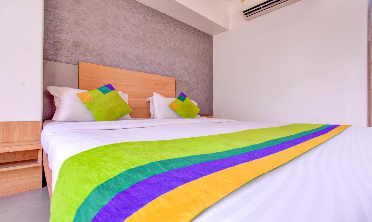 Treebo Admiral Suites New Usmanpura Aurangābād Esterno foto