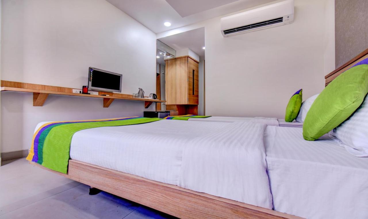 Treebo Admiral Suites New Usmanpura Aurangābād Esterno foto