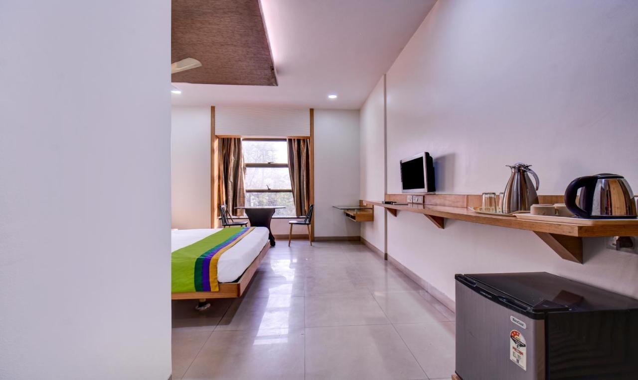 Treebo Admiral Suites New Usmanpura Aurangābād Esterno foto