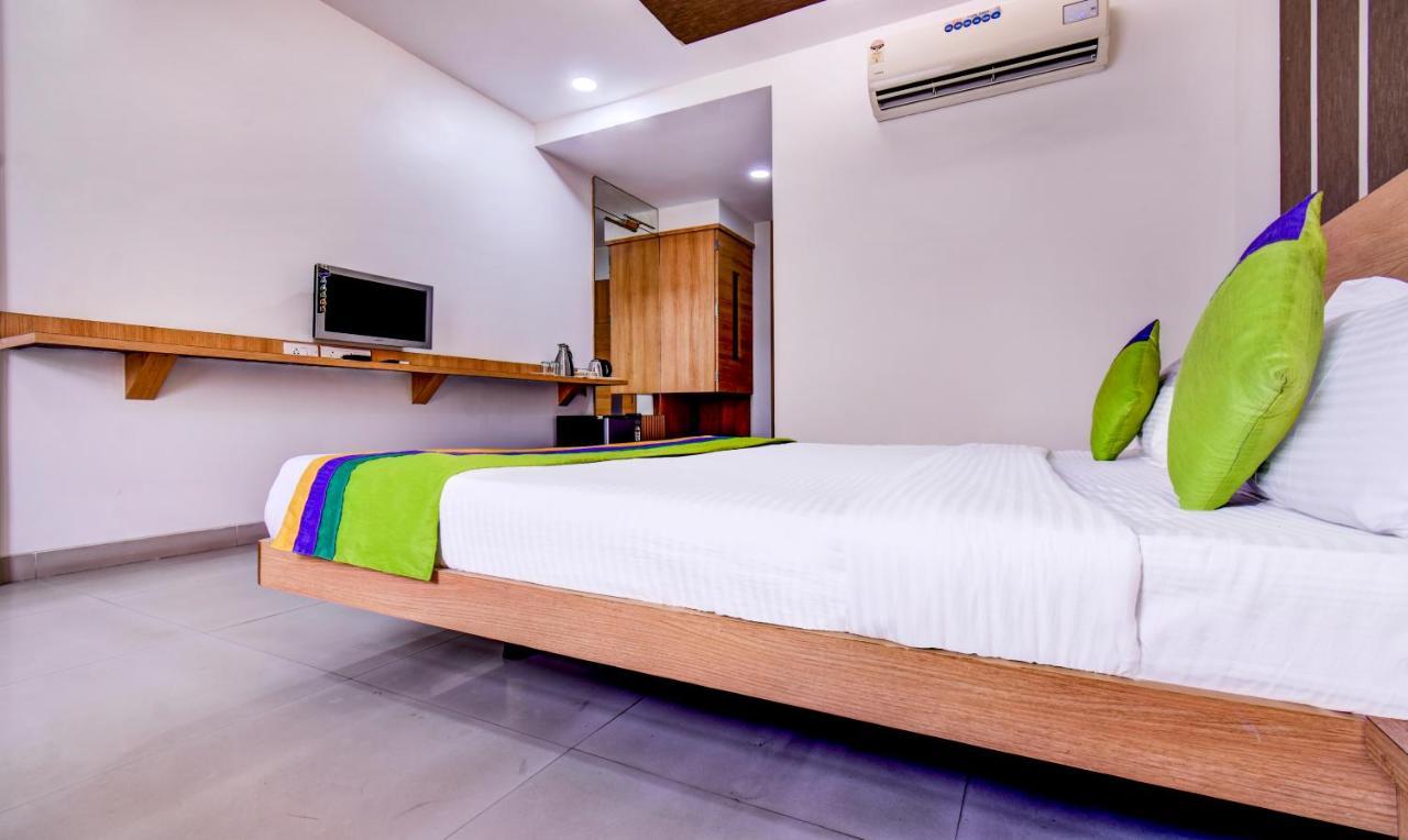 Treebo Admiral Suites New Usmanpura Aurangābād Esterno foto