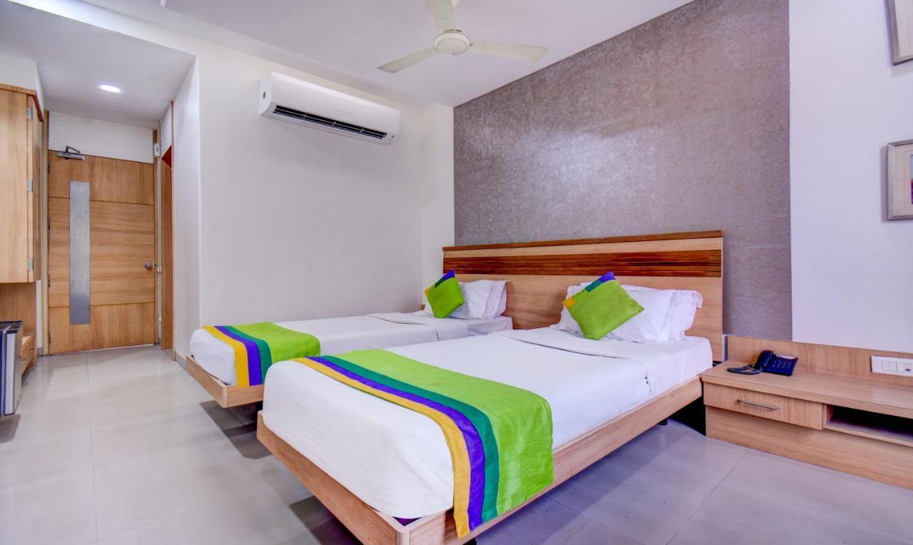 Treebo Admiral Suites New Usmanpura Aurangābād Esterno foto