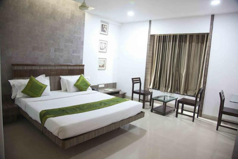 Treebo Admiral Suites New Usmanpura Aurangābād Esterno foto
