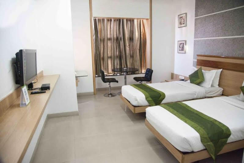 Treebo Admiral Suites New Usmanpura Aurangābād Esterno foto